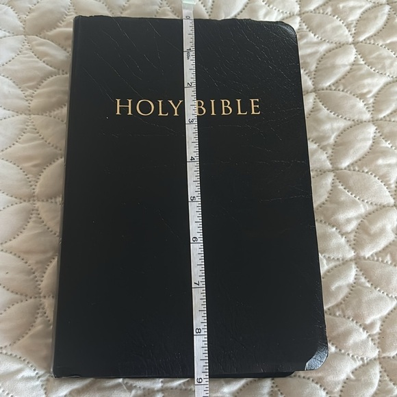 Zondervan Giant Print Personal Size Reference Bible Christ’s Words in Red - Picture 11 of 12